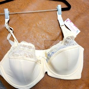 42DD bea by Telimussto